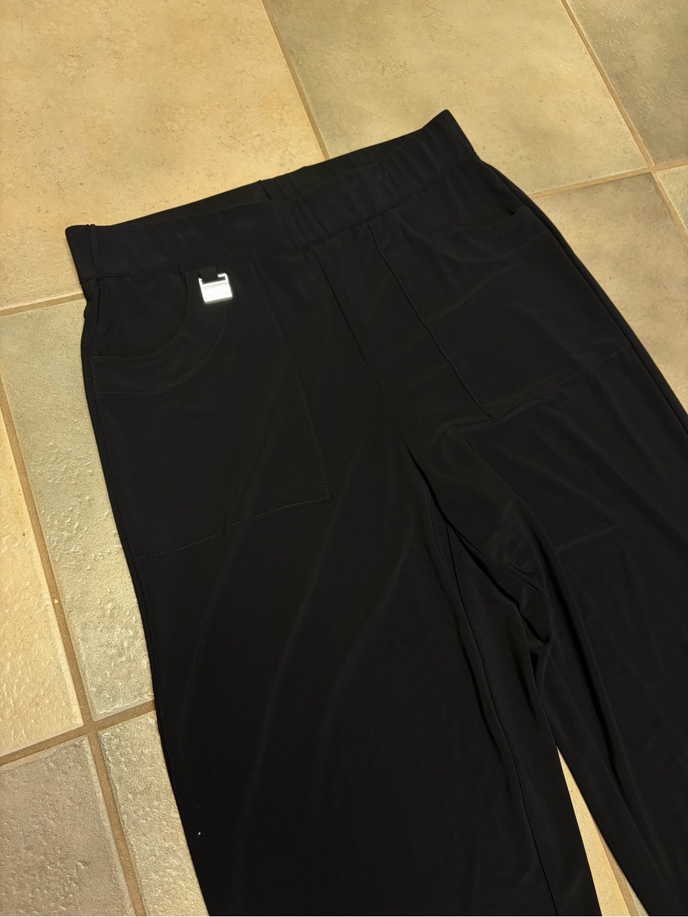 Joseph Ribkoff Black Cropped Wide-Leg Pants - Picture 4 of 7